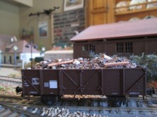 wagon tombereau SNCF chargé