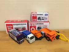 véhicules ambulance, super ambulance, camion de pompiers, camion, etc....