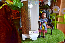 poupee neuve coloree vestida