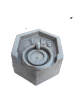 =  POIDS FONTE 1 Kg,  idéal comme presse papiers, balance roberval....