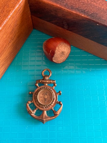 Ancienne petite boussole - ancienne,