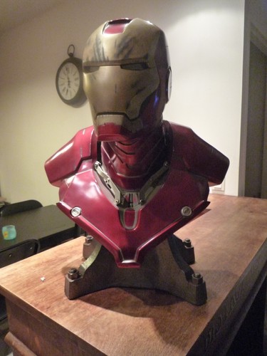 Battle damaged buste - battle,