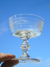 Baccarat - Coupe à champagne en cristal gravé. Début Xxe s - Haut. 10 cm
