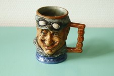 Petite chope anthropomorphe