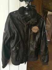 petite veste en simili cuir