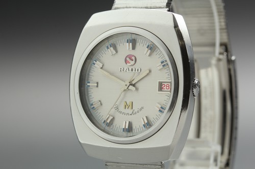Presque comme neuve montre - *presque,