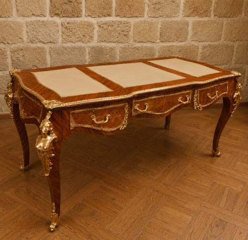 Grand bureau plat - de, style