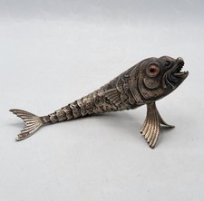 Sculpture figurine poisson