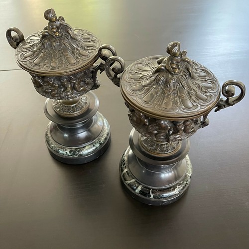 Vases paire bronzes putti