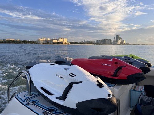 Seabob repairs battery build