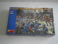 FIGURINE CHEVALIER FRENCH FOOT SOLDIERS WITH RAMS Moyen age 72003 MINIART 1/72