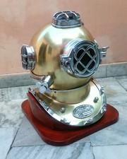 Casque de plongée sous-marine