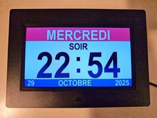 Horloge numérique avec date et heure, en francais Ecran 7" avec alimentation
