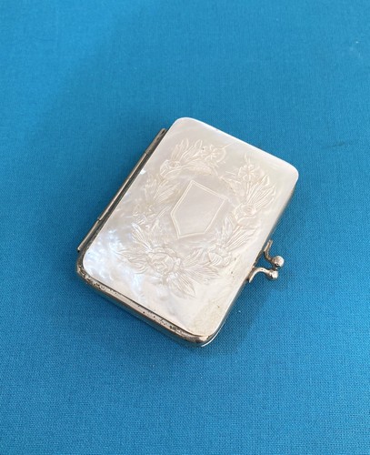 Ancien porte monnaie - , à