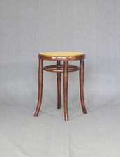Tabouret Thonet 1890 , cannage neuf.