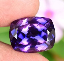 Pierre Précieuse Cushion Tanzanite Naturelle Parfaite 20,75 CT Certifiée AGL