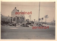 Citerne Détruite Latil À La Station-Service De Péronne France