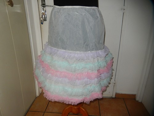 Ancien jupon nylon volants - jupon,