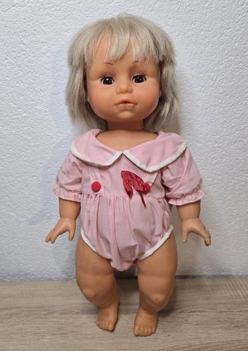 Jolie poupée plastique furga - jolie,