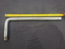 Outil FACOM. Mécanicien. Poignée coudée pour douilles 3/4. C 83