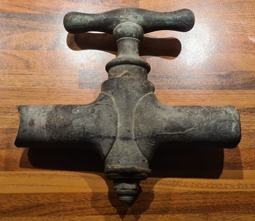 Gros robinet bronze - en,