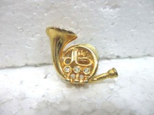 Boutonnière, pin's : " Cor d'harmonie "