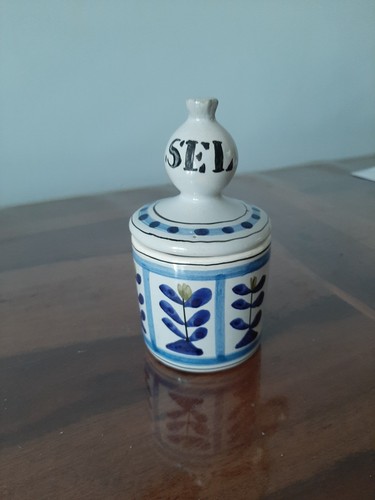 Rare pot sel roger - à,