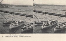 CP A BORD NAVIRES DE GUERRE EMBARCATIONS AU TANGON LE LONG CUIRASSE - 37267