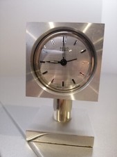 Ancien réveil cube de table