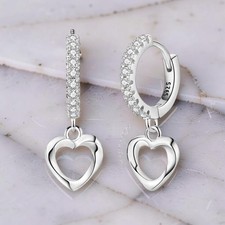 BOUCLES D’OREILLES PENDANTES