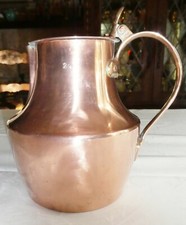 BEAU PICHET EN CUIVRE EPAIS ET