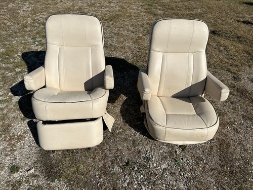 Winnebago captain chairs - winnebago, captain's