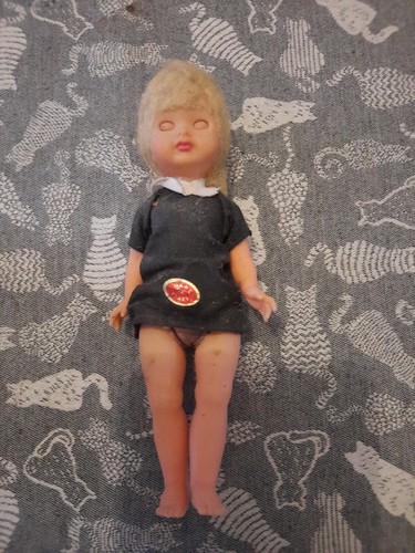 Poupée ancienne plastique