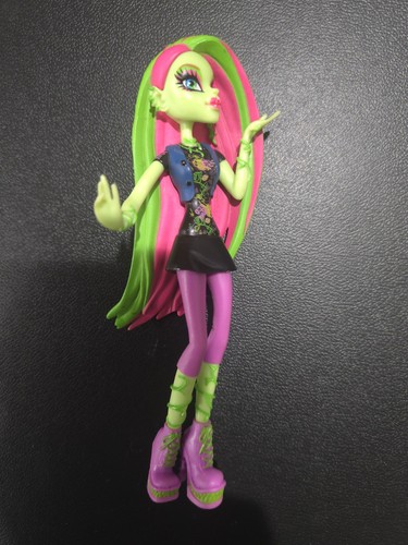 Monster high vinyl - high, magazine