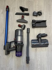 Dyson V11 Absolute extra aspirateur balai il fonctionne très bien