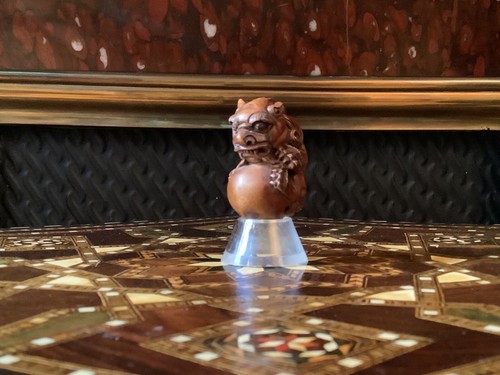 Petit okimono netsuke - , buis