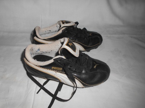 Anciennes chaussures - , de