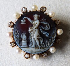 Broche OR massif  camée sur