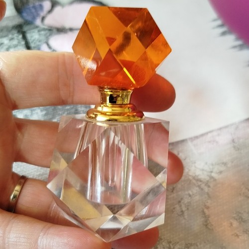 Flacon parfum facetté - un,