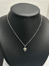 Très beau collier en argent