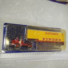 Véhicule CIRQUE PINDER [12] 1/64 IXO models – camion MARMON + remorque éléphants