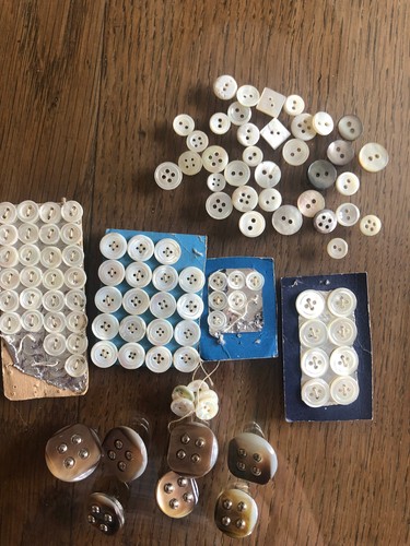 Boutons anciens nacre - ,