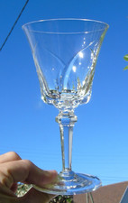 Sèvres - Verre à eau en cristal. Signé Haut. 16,7 cm - Diam buvant. 9 cm