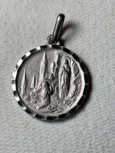 Médaille pendentif médaillon - médaille,