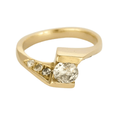 Bague asymétrique solitaire