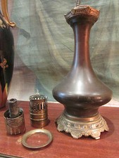 ancienne lampe a petrole ou
