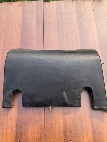 Panneau sous tableau bord - sous,