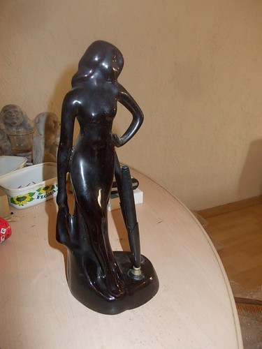 Statuette femme porte stylos