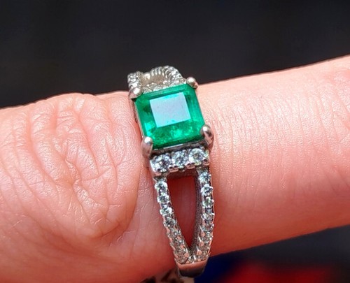 76cts bague émeraude - 0.76cts,