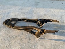 UN BERCEAU BOUCLE ARRIERE DE CADRE MOTO DUCATI 696 MONSTER